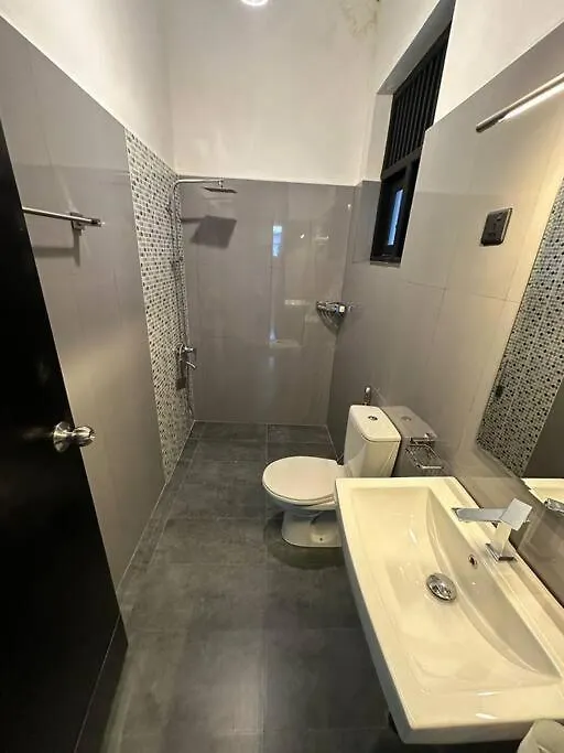 Spacious 3-Bedroom House In Colombo Bokundara